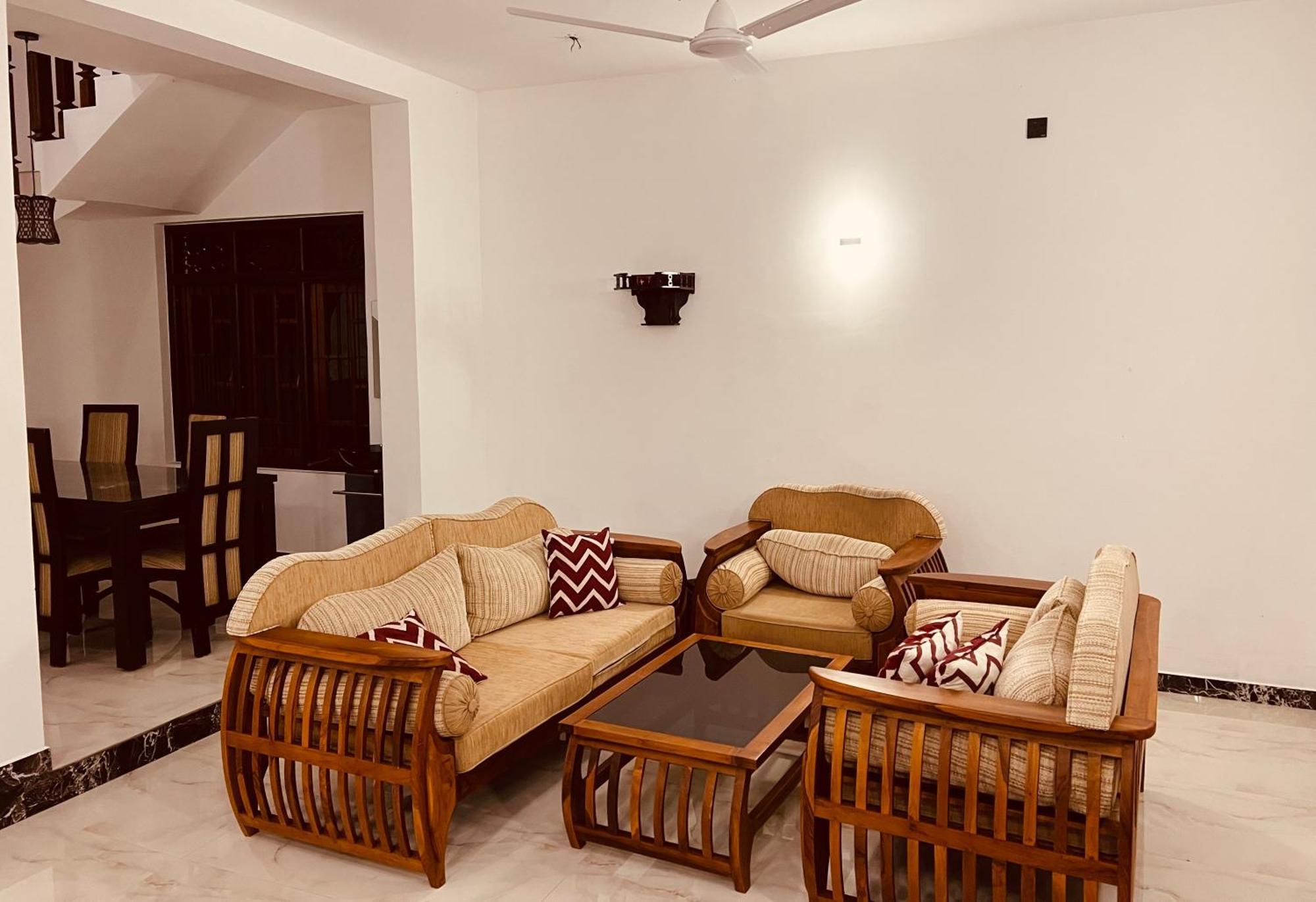 Ahasna Airport Villa Negombo Esterno foto
