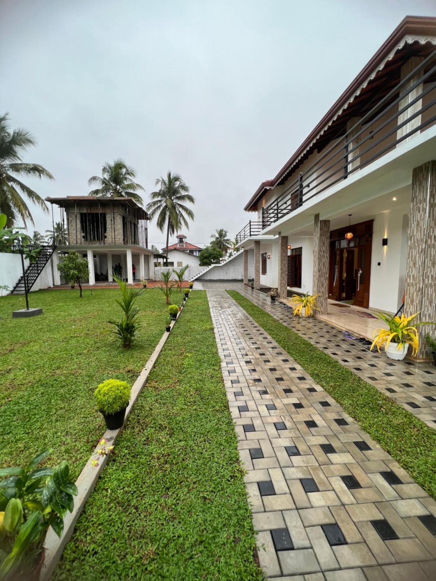 Ahasna Airport Villa Negombo Esterno foto
