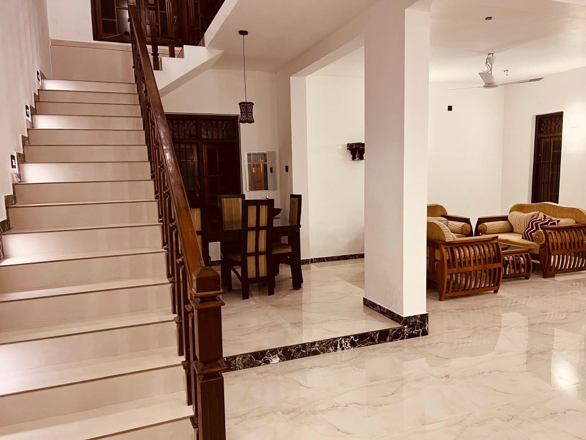 Ahasna Airport Villa Negombo Esterno foto
