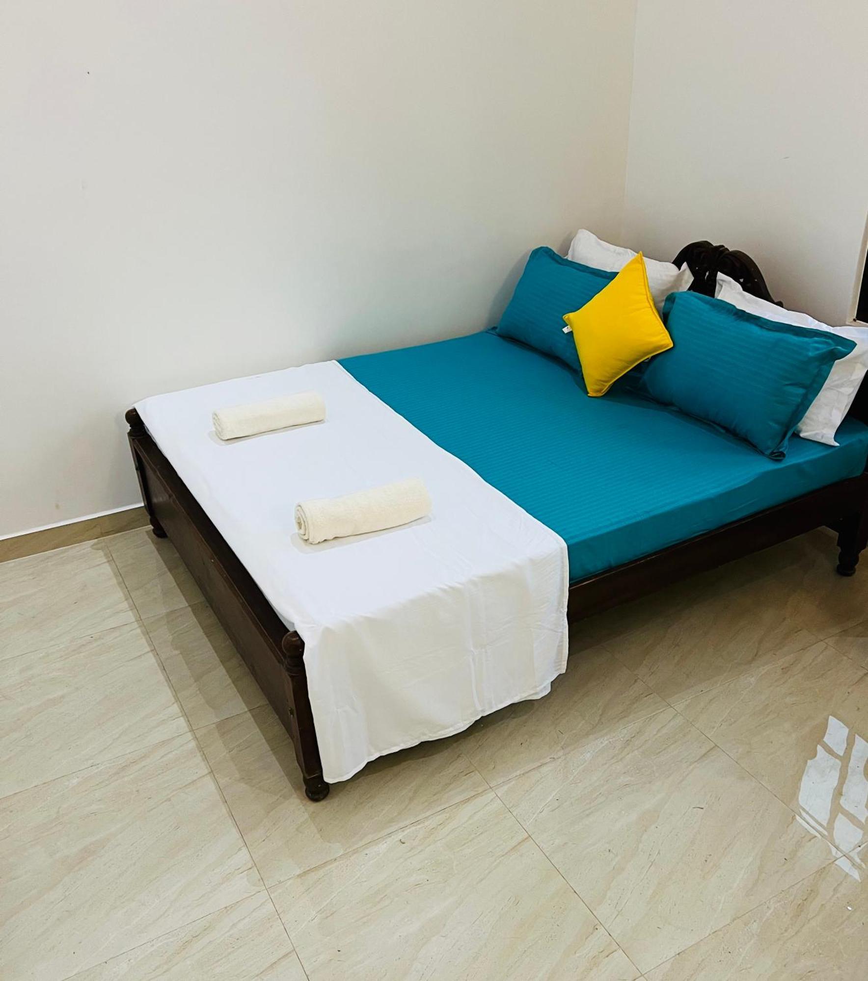 Ahasna Airport Villa Negombo Esterno foto
