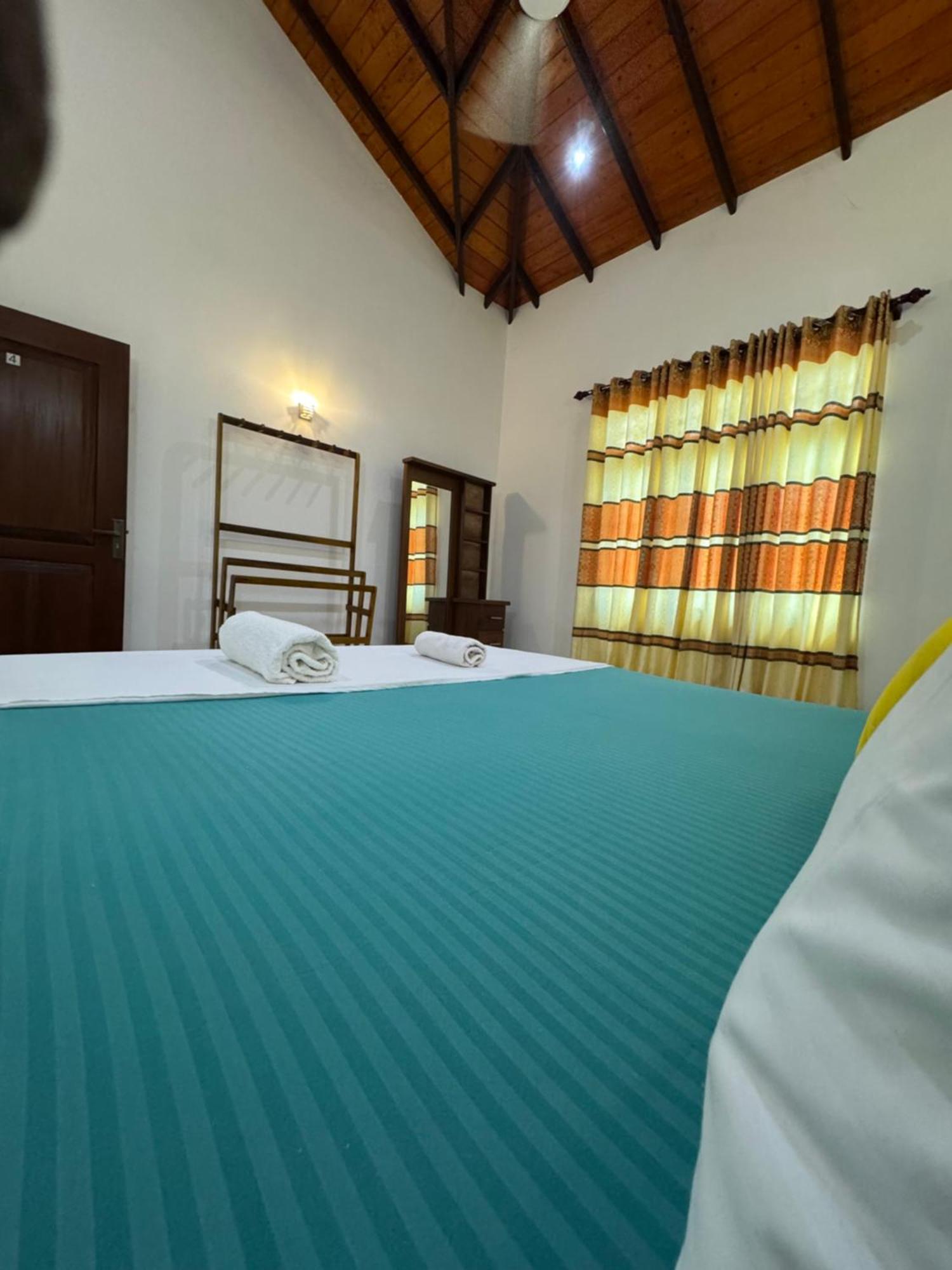 Ahasna Airport Villa Negombo Esterno foto
