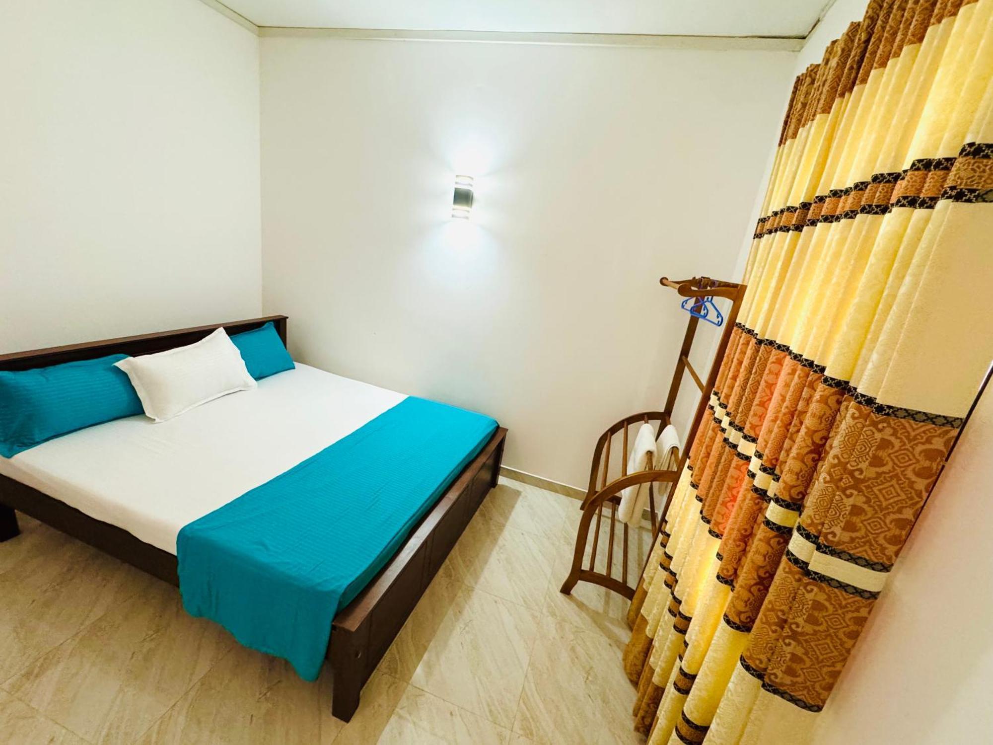 Ahasna Airport Villa Negombo Esterno foto
