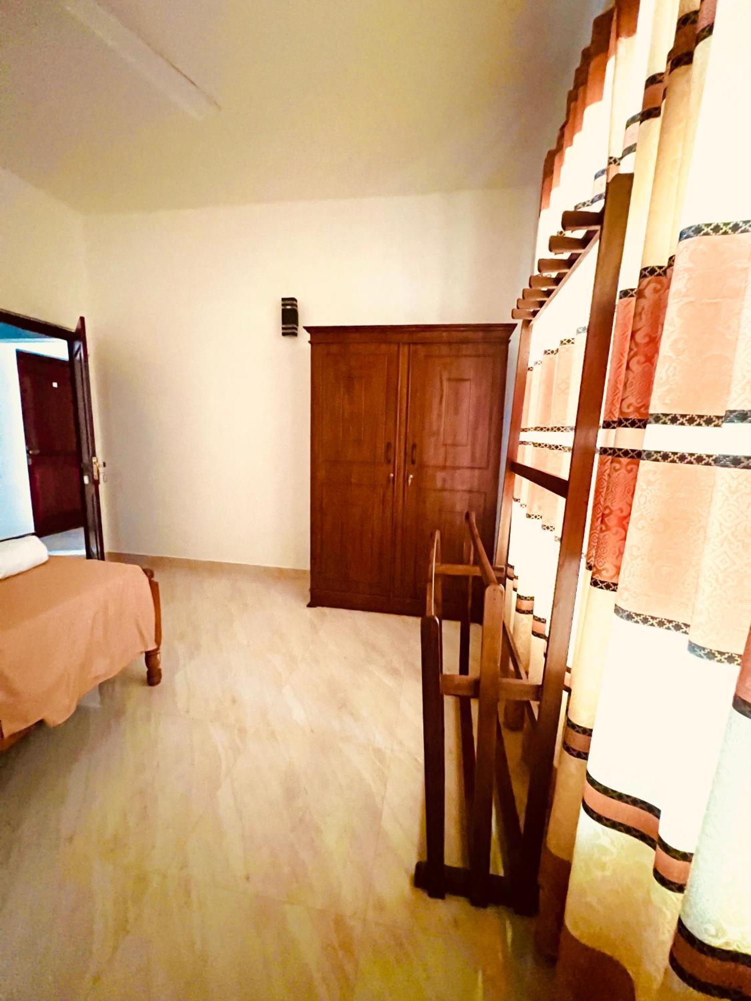Ahasna Airport Villa Negombo Esterno foto