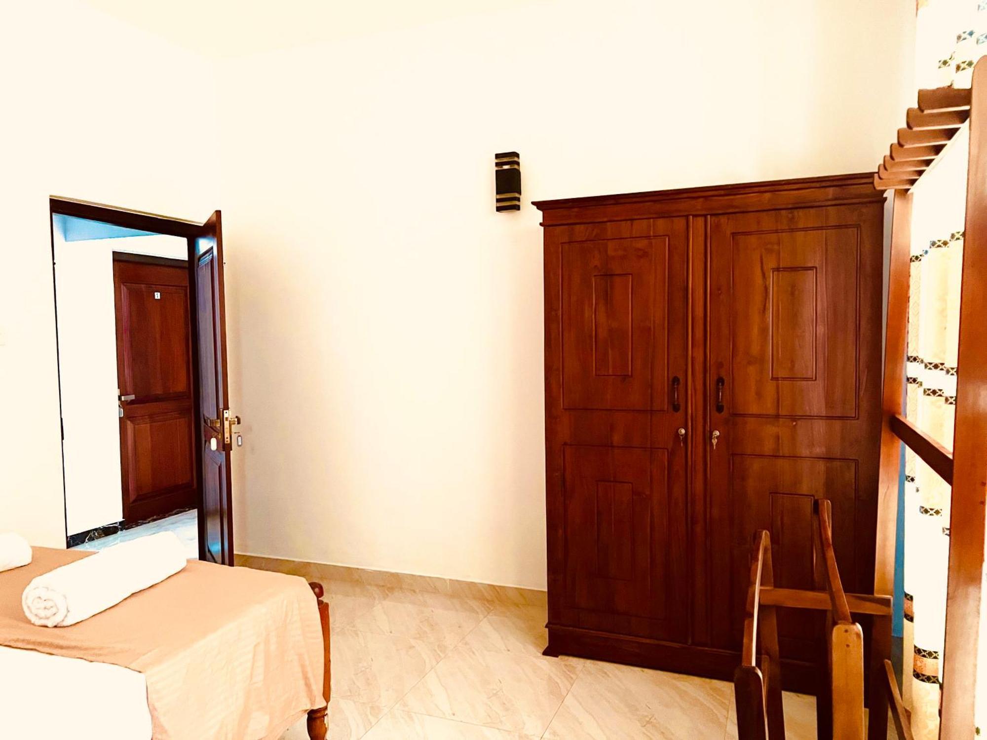 Ahasna Airport Villa Negombo Esterno foto